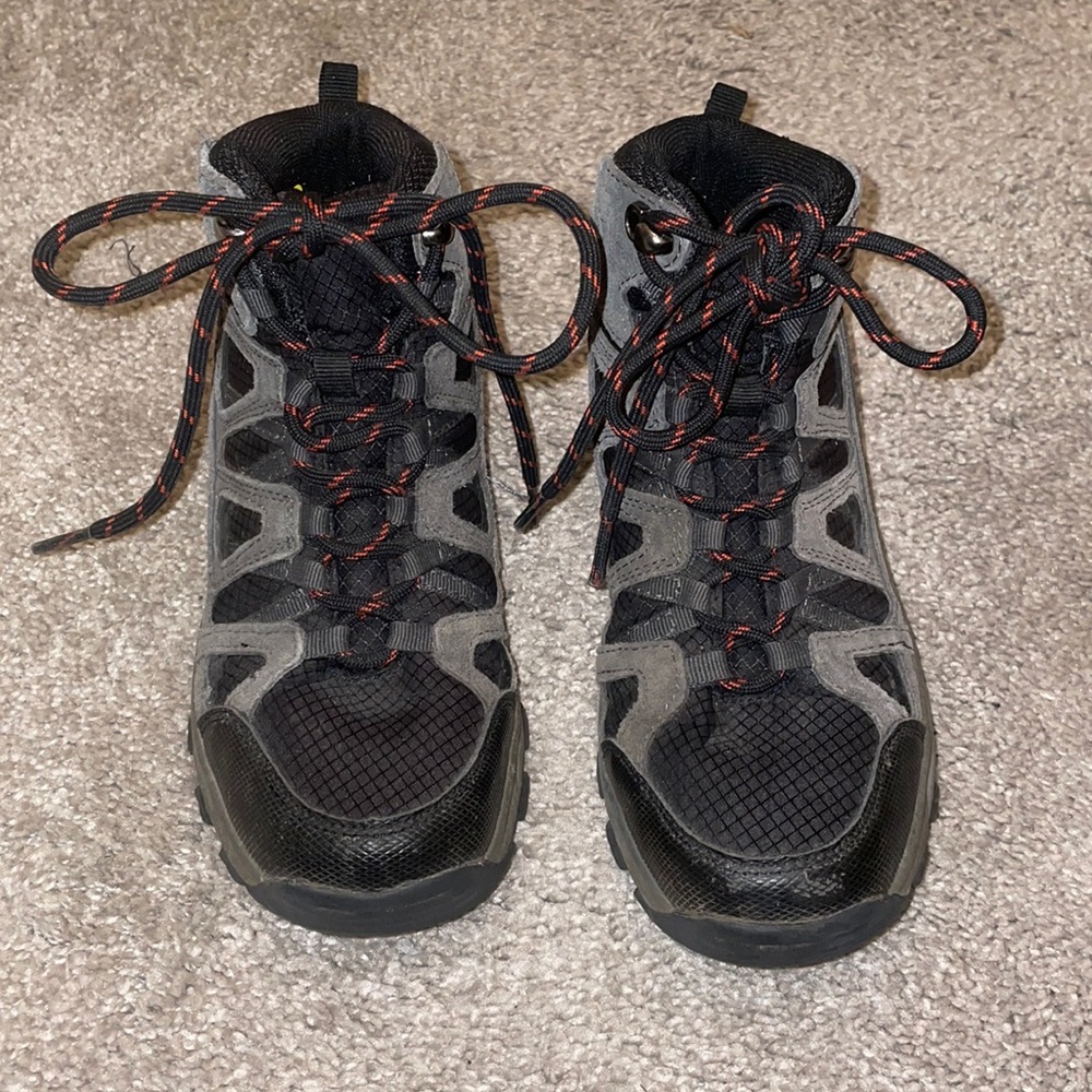 Cat and Jack youth size 4 gray hiking boots